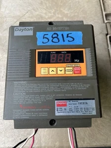 Dayton 1XC97A Inverter AC 3Hp 3 Ph 230V - Foto 1 di 10