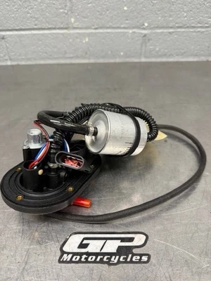 MOTO GUZZI V7 CONJUNTO DE TRES BOMBAS DE COMBUSTIBLE CIRCA 2018 Foto 1 de 4