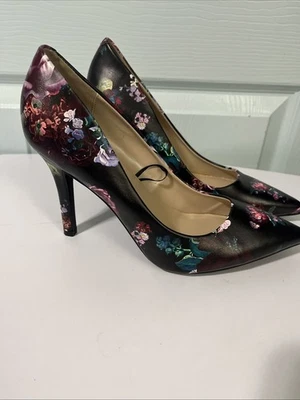 Zapatos de tacón alto para mujer Guess negros florales talla "Tacón de 4"" punta puntiaguda 8M" Foto 1 de 4