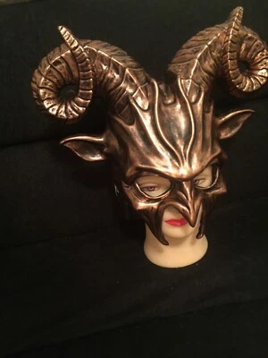 máscara cabra Halloween pagana Foto 1 de 4