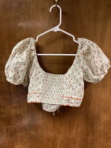 Women "Kourt" multicolor floral print cropped short sleeve top. Size M.EDIUM - Picture 1 of 2