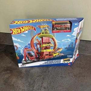 Hot Wheels City Super Loop Fire Station Playset & 1 Toy Car Brand New In Box - Picture 1 of 9