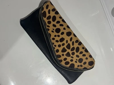 Cartera sin asas Sole Society con estampado de leopardo herrajes Foto 1 de 4