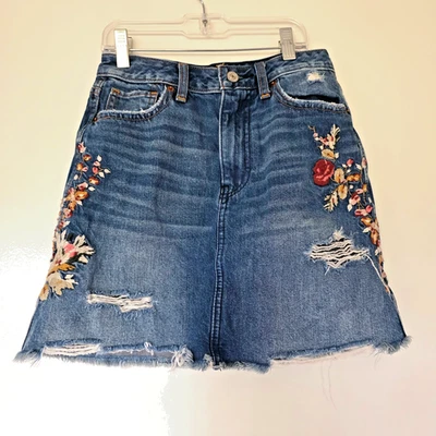 Falda vaquera Abercrombie & Fitch para mujer 25 bordada boho festival envejecida Foto 1 de 4