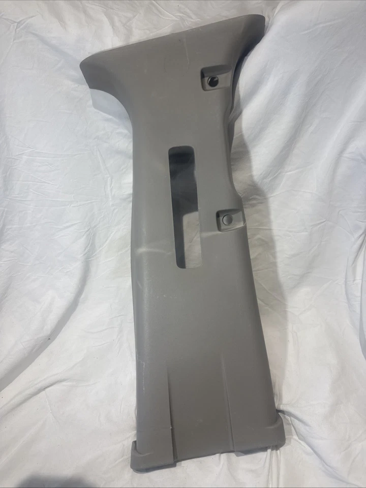 Nissan Titan 2008-2011 lado del pasajero derecho superior B pilar moldura Foto 1 de 4