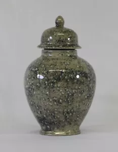 Urna de cremación funeraria de cerámica negra cósmica pequeña/recuerdo 58 pulgadas cúbicas - Imagen 1 de 1