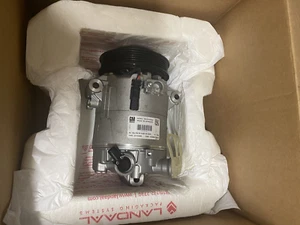 NEW OEM 100% GENUINE GM A/C Compressor 84133999 Buick Regal 2.0L, 2.4L 14-17 - Picture 1 of 4