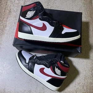 Air Jordan 1 Retro High OG Gym Red 2019 555088-061 para hombre talla 10 NUEVO EN CAJA - Imagen 1 de 10