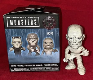 Figura THE MUMMY FUNKO Mystery Minis UNIVERSAL MONSTERS Versión en Blanco y Negro - Imagen 1 de 1