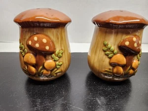 Mushroom Ceramic Painted Salt & Pepper Shakers - Picture 1 of 11