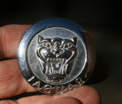 05-08 Jaguar Head - Vintage Emblem Badge Logo - 16B856AC - Image 1 of 4