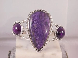 Brazalete hecho a mano Charoite y amatista de tres piedras 6 1/2" de plata de ley - Imagen 1 de 7