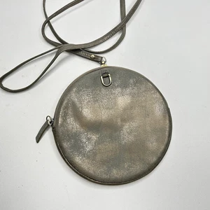 Borsa a tracolla rotonda HOBO Array granito metallizzato oro zip intorno - Foto 1 di 9