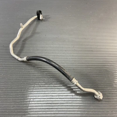 Linha de mangueira de sucção refrigerante 2016-2023 Audi A3 8V FWD 2.0L A/C 5Q0816743E fabricante de equipamento original - Imagem 1 de 4