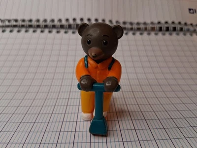 Jouet - Figurines PVC Petit Ours Brun -en patinette/trotinnette .  BE - Photo 1/2
