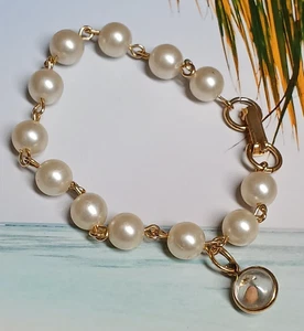 Vintage goldfarbenes Gliederarmband mit Kunstperlen und Senfkörnern Charm - Bild 1 von 8