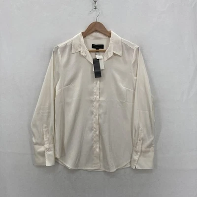 Camisa Banana Republic para mujer pequeña marfil satinado calce clásico abotonada manga larga Foto 1 de 4