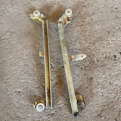 Toyota MR2 1985-1989 AW11 MK1 puerta izquierda lado conductor vidrio ventanas guías 86 87 Foto 1 de 2