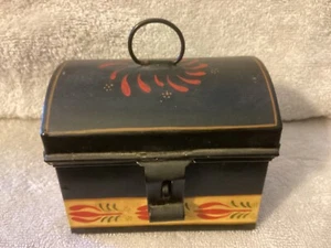 Black with Red Design Hinged Lid Tin Chest- Collector Vintage Gift w Hanger Ring - Picture 1 of 4