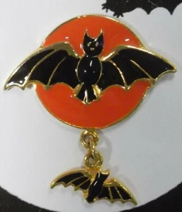 Halloween Bat On Moon With Dangle Bat Vintage Brooch Pin Gold Plated USA NEW - Bild 1 von 2