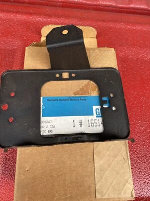 Soporte de faros de haz alto lateral de paso genuino GM 16514366 91-96 Grand Prix. Foto 1 de 4