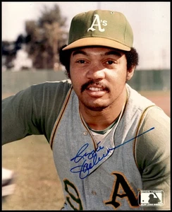 Signed 8x10 Reggie Jackson Yankee Action Picture Auto Autographed - Picture 1 of 2