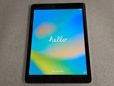 Apple iPad 5th Gen. A1822 32GB Black/Space Gray 9.7" iOS Touchscreen Tablet - Image 1 of 3