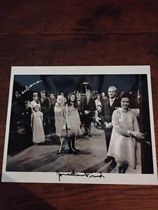 Foto vintage Jonathan Frid ombre scure 8x10 Barnabas Collins con certificato di autenticità - Foto 1 di 2