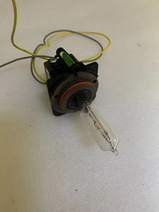 97 98 Lincoln Mark VIII 8 HID HEAD LIGHT BULB OSRAM OEM - Picture 1 of 2