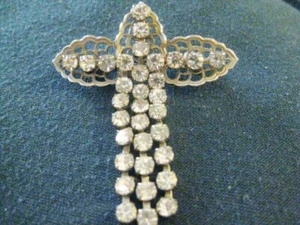 Brosche die  50 Jahre  Sehr gut erhalten Klare  Strahlende Steine eingefasst  - Bild 1 von 3