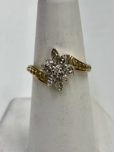 10K Yellow Gold Flower Ring with Diamonds Size 6.5 - Picture 1 of 9