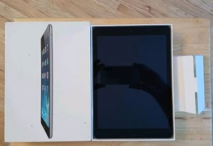 Apple IPad Air Wi-fi 16gb Black Boxed Used Condition A1474 - Picture 1 of 4