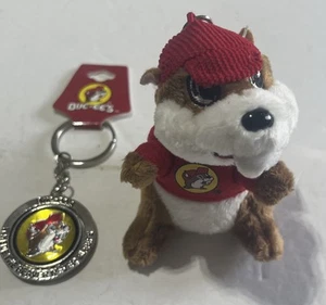 NEW Buc-ee's Lot Of 2 Keychains One Plush Bucees Bucee Beaver FREE SHIPPING - Picture 1 of 4