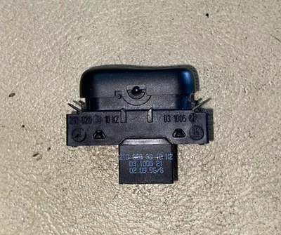 Interruptor de control de tracción de consola central Mercedes-Benz - 210-820-33-10 - para W210 Foto 1 de 4