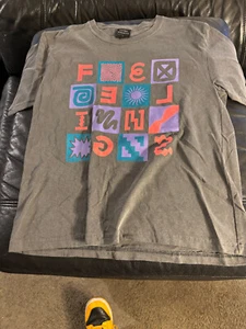 Extra Vitamins T Shirt grau M super gepflegt Designer Studio Kleiderschrank Sale - Bild 1 von 3