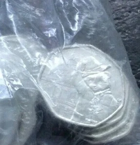 Eine 50p Paddington Bear St Paul's Cathedral unzirkulierte Münze aus versiegeltem Beutel - Bild 1 von 1