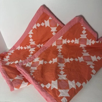 2 Cajas y Barriles Geométricos Algodón ROSA CORALES BLANCO Almohada Estándar Falsa Foto 1 de 4