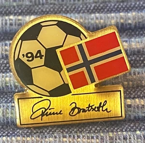 USA 1994 SOCCER WORLD CUP - RUNE BRATSETH SIGNATURE PIN - Picture 1 of 1