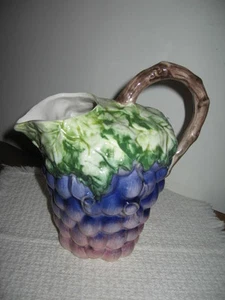 Jarra de uva estilo mayólica pintada a mano 40 oz hecha en Portugal - Imagen 1 de 10