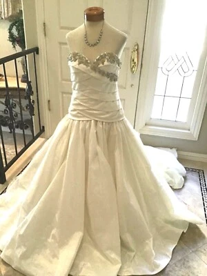 CARMEN MARC VALVO Bridal  gown Wedding Dress Strapless Ivory Ball Gown 10 New - Image 1 of 4