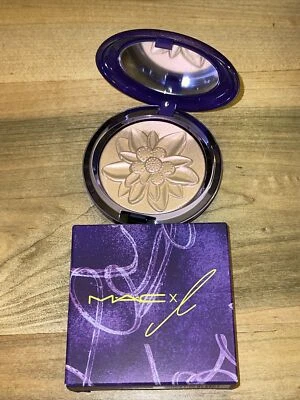 MAC x LISA Limited Extra Dimension Skinfinish Show Gold Highlighter New In Box - Image 1 of 4