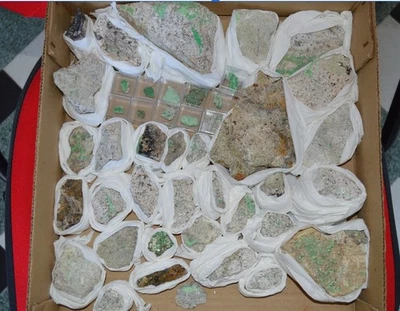 Lot - Margabal, France - Micromounts - Photo 1/4