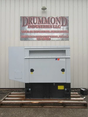 GERADOR DIESEL 20 KW ISUZU MTU 2017 31 HORAS 120/240 VOLTS 1 PH SOM FECHADO - Imagem 1 de 4