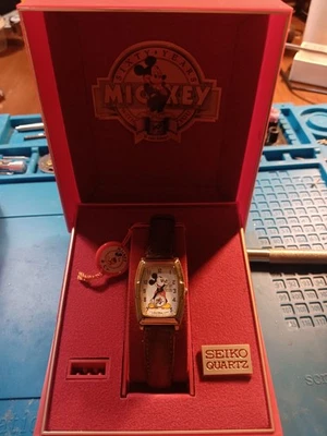 Reloj de Cuarzo Seiko Analógico Disney Vintage Mickey Mouse 60 Aniversario.  Foto 1 de 4