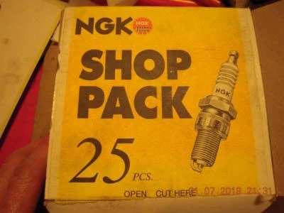 YR5/S25, 711 Set of 24 Spark Plug, NGK - Image 1 of 4