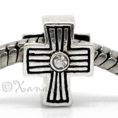 Berloque cruz europeu com strass para pulseira e colar correntes - Imagem 1 de 3