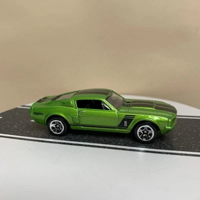 Ford Mustang Shelby GT500 67 exclusivo multipack Hot Wheels verde/negro 1:64 casi nuevo Foto 1 de 4