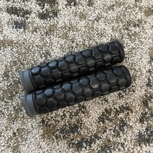 M.T.B Handlebar Grips 7/8 Long 130MM Octagon 191 Black - Picture 1 of 7