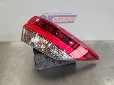 Toyota Highlander 18 2018 cuarto montado en panel luz trasera pasajero derecho Foto 1 de 4