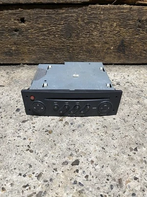 RENAULT CLIO MK3 RADIO STERIO UNIT CD PLAYER 8200633624 2005-2009 - Image 1 of 4